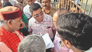 पट्टा देने 90 परिवारों से रकम लेने का आरोप: बोडला के मिलन चौक पर धरना प्रदर्शन के बाद एसडीएम ऑफिस का घेराव 4 orig 1 1675203549