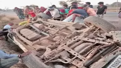 एनएच पर दो हादसे : अगरी मोड़ पर टायर फटा, नहर में पलटी कार बोड़ला में पिकअप-कार में टक्कर, दो घायल 9 orig 1 1675382634