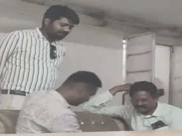 बीजेपी की वॉल पेंटिंग मिटा रहे निगम कर्मियों की पिटाई:कर्मचारी बोले- नशे में दो लोगों ने गाली-गलौज की, फिर लाठी और हॉकी-स्टिक से पीटा 1 1696949668