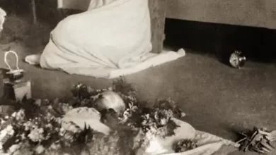 टेलीफोन से बात, आखिरी पलों में कस्तूरबा के साथ:कभी हंसते, कभी उदास; महात्मा गांधी की 21 देखी-अनदेखी तस्वीरें 3 घंटे पहले 7 kasturba 1696155720