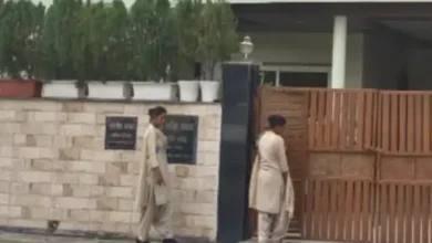 छत्तीसगढ़ में IT के निशाने पर पूर्व CM के करीबी:इनमें बेटे का पार्टनर, पूर्व मंत्री, कारोबारी; फर्जी ED अफसरों को 2 करोड़ देकर फंसे 21 1706868528