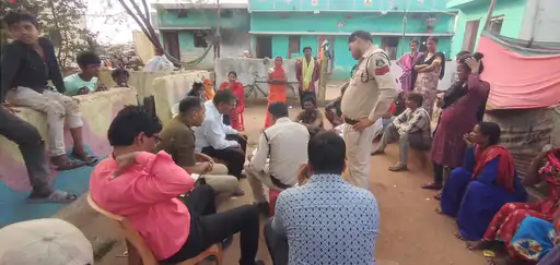 आदिवासी बोले: प्रार्थना से स्वस्थ हुए, आर्थिक स्थिति सुधरी 1 206 170904158965dde7b58355b 27fabbmt08 1