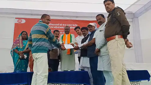शिवप्रसाद नगर पैसेंजर हाल्ट में अंबिकापुर-दुर्ग ट्रेन रोकने की मांग 1 2 170903899965dddd97dd8ce whatsappimage