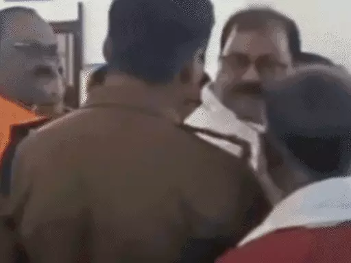 नेता की धमकी के बाद हटाए गए DSP:अंबिकापुर में विधायक के भाई ने कहा था- तेरे को देखना पड़ेगा, याद रखेगा 1 comp 11 51709051581 1709094471