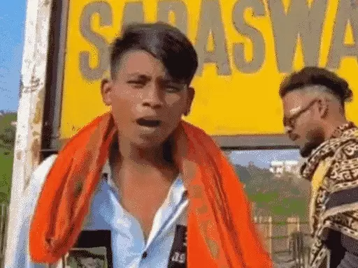 रायपुर में इंस्टाग्राम रील बनाकर कहा- बहुत मारेंगे:स्टेशन के पास खुद को बाप बताते हुए बनाया VIDEO; अब कान पकड़कर मांगनी पड़ी माफी 1 comp 19 4 1706879118