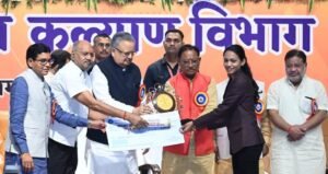 जब प्रतिभाएं निखरती हैं तो समाज भी निखरता है : मुख्यमंत्री श्री साय 2 1710412301 c0ba0367f7e362df4d41