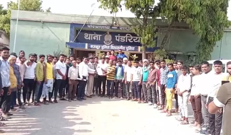 फर्जी इंस्ट्राग्राम आईडी से सतनामी समाज का किया अपमान, आरोपी की गिरफ्तारी की मांग 1 3629695 untitled 72 copy