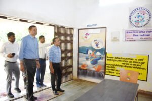 दुर्ग संभागायुक्त राठौर ने लोकसभा निर्वाचन 2024 के तैयारियों का लिया जायजा, जिले के मतदान केन्द्रों का किया निरीक्षण 3 WhatsApp Image 2024 03 20 at 6.02.50 PM 1