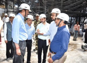 दुर्ग संभागायुक्त राठौर ने लोकसभा निर्वाचन 2024 के तैयारियों का लिया जायजा, जिले के मतदान केन्द्रों का किया निरीक्षण 4 WhatsApp Image 2024 03 20 at 6.02.51 PM