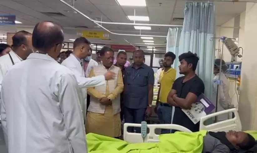 पहुंचे सीएम विष्णुदेव साय, कुम्हारी बस हादसे में घायल कर्मचारियों का हालचाल जाना 1 3658803 untitled 34 copy