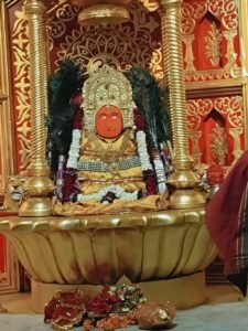 छत्तीसगढ़ के देवी मंदिर में आस्था का सैलाब:चैत्र नवरात्र के पहले दिन डोंगरगढ़ समेत देवी मंदिरों में विशेष पूजा-अर्चना 2 WhatsApp Image 2024 04 09 at 1.06.26 PM