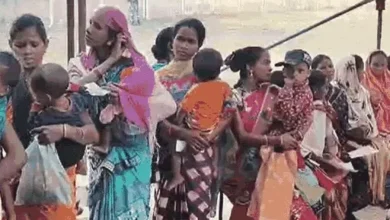 नारायणपुर के अबूझमाड़ में कड़ी सुरक्षा के बीच वोटिंग:सुबह से मतदान करने मतदाताओं का तांता लगा हुआ है। 16 cg1 1713494096