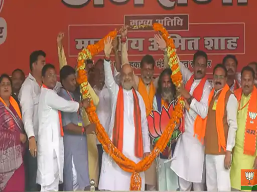 मठ-मंदिरों और संपत्ति पर कांग्रेस की नजर':कांकेर में अमित शाह बोले- मनमोहन सिंह ने कहा था संसाधन पर पहला हक माइनॉरिटी का 1 shah 1713773745