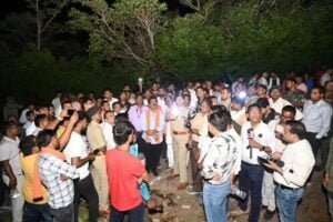 घटना स्थल पर उपमुख्यमंत्री विजय शर्मा पहुंचे। 2 072116fb 0017 4793 b9eb 23d216eb08e2 2 1