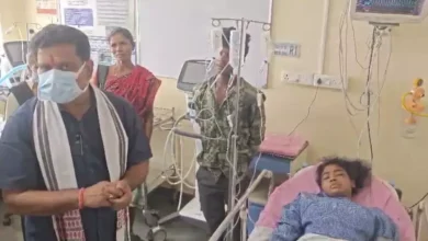 रायपुर AIIMS पहुंचे गृहमंत्री विजय शर्मा, IED ब्लास्ट में घायल महिलाओं का जाना हालचाल 9 3754502 untitled 37 copy