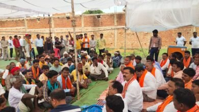 उपमुख्यमंत्री विजय शर्मा ने तरेगाँव जँगल जाकर की क्षेत्रवासियों से मुलाकात 1 WhatsApp Image 2024 05 24 at 5.45.08 PM