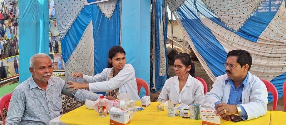 ग्राम मथानी मे निः शुल्क स्वास्थ्य शिविर का हुआ आयोजन 1 dc1843eb 5111 4f95 bdf5 92003f664fbb 1