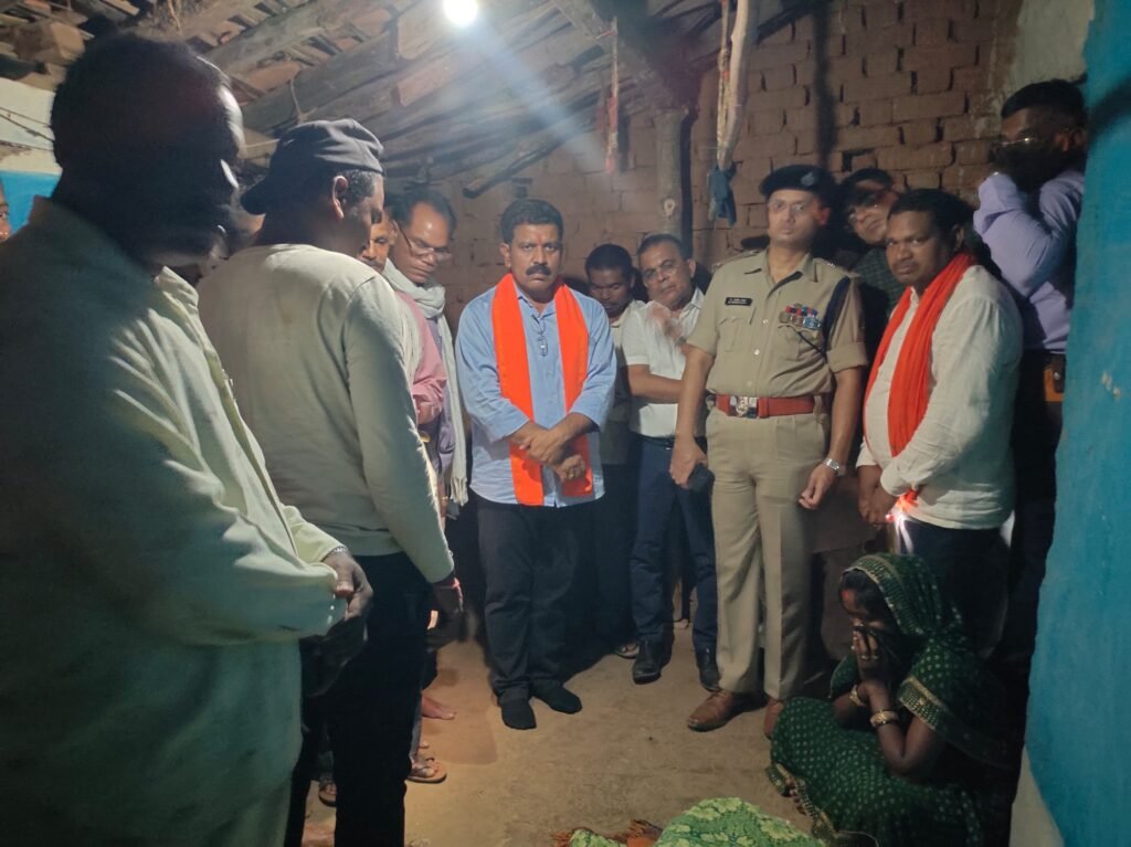 घटना स्थल पर उपमुख्यमंत्री विजय शर्मा पहुंचे। 3 fb2e4ffa 6c23 42c3 a14a ec6593a85cd1 2 1