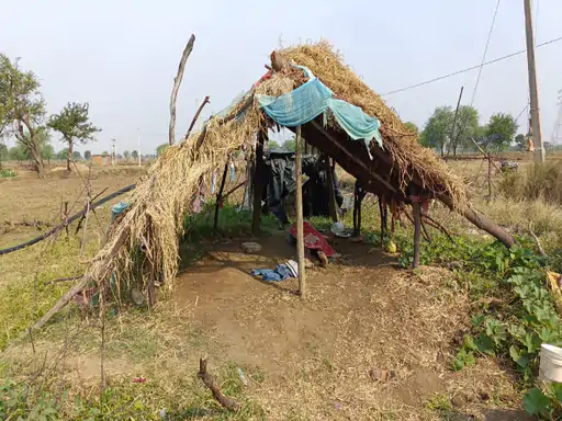 खेत की झोपड़ी में खून से सनी मिली लाश, गले में बना चारों ओर गोल निशान 1 whatsapp image 2024 05 21 at 13114 pm 1716282468