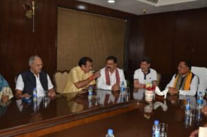 छत्तीसगढ़ के नव निर्वाचित सांसदों के लिए मुख्यमंत्री विष्णुदेव साय ने नई दिल्ली में किया रात्रिभोज का आयोजन  3 1717826100 37513b2efe0f55a65bde
