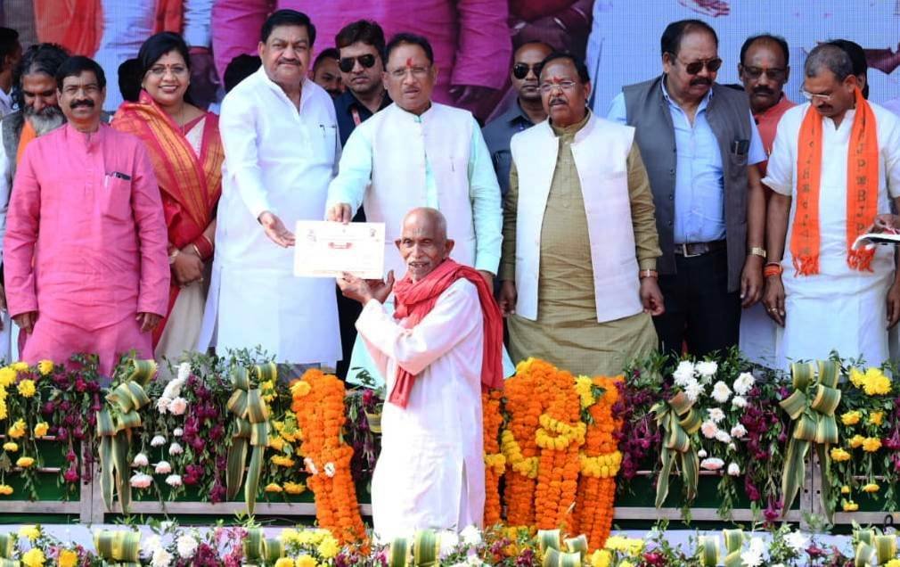 रायपुर : विशेष लेख : विष्णु सरकार की सुध से खेती-किसानी को नया सम्बल 1 1718006288 98b567a45e5181e9f942