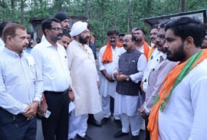 उप मुख्यमंत्रीअरुण साव ने मल्टी-विलेज जलप्रदाय योजना और सड़क निर्माण कार्यों का किया निरीक्षण 2 1719388326 e6de3903fc1f582ac1ac