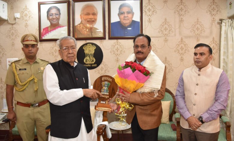 राज्यपाल के विधिक सलाहकार को दी गई भावभीनी विदाई 9 1719562383 c9ac9f45ce31e7eb017f