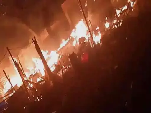 CG: कुदरगढ़ देवी धाम के पास मेले में लगी भीषण आग 1 3798078 untitled 28 copy 1