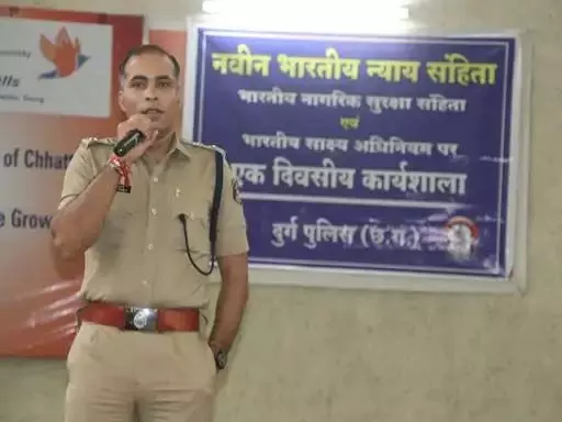 दुर्ग एसपी जितेंद्र शुक्ला ने नए कानून के बारे में दी जानकारी 1 3820911 untitled 22 copy
