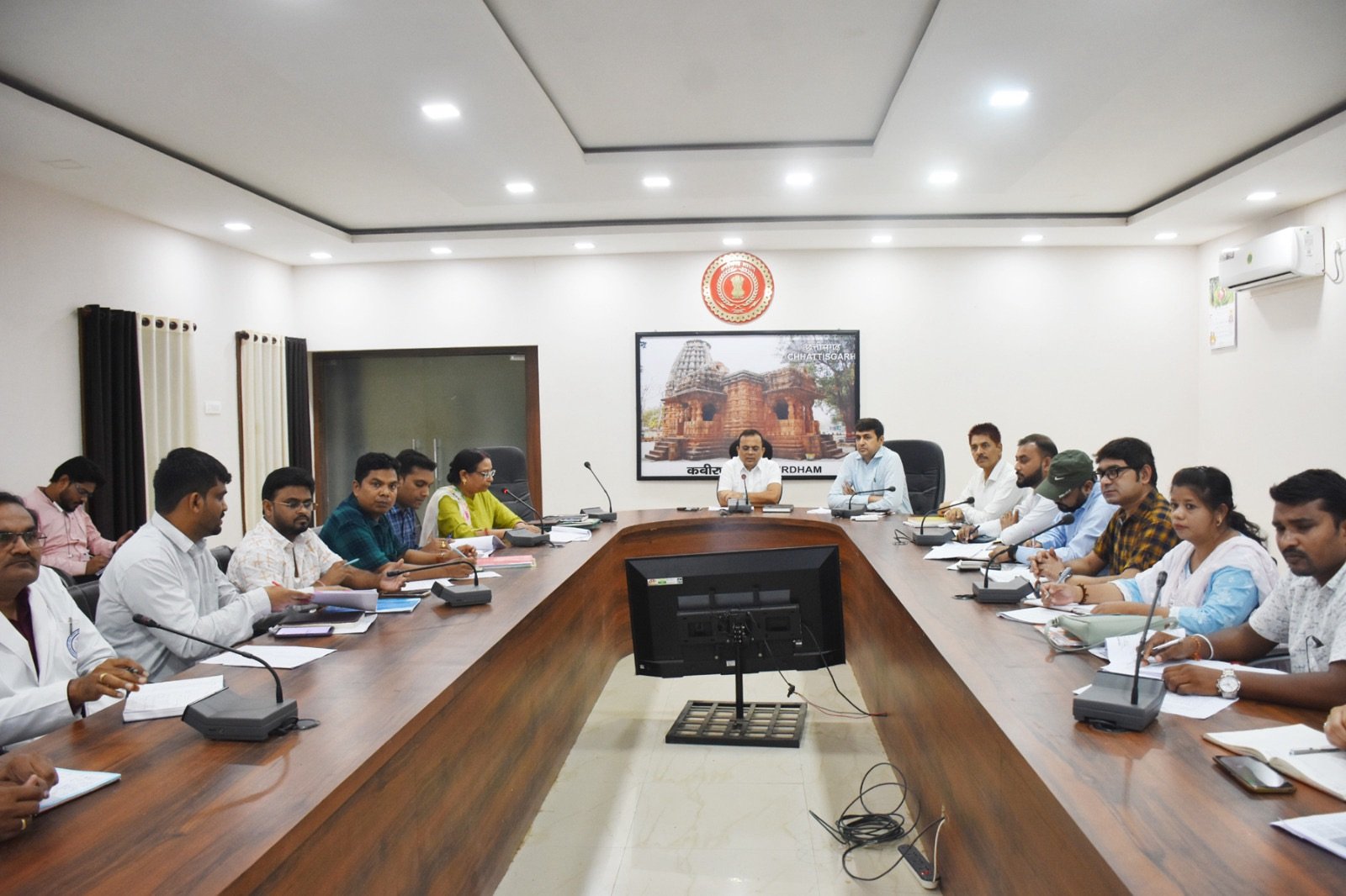 मौसमी बिमारियों को देखते हुए स्वास्थ्य अमला अलर्ट रहें-कलेक्टर जनमेजय महोबे 1 44dc22c6 1ab9 4d0f 869e 9a5e094ba478 1