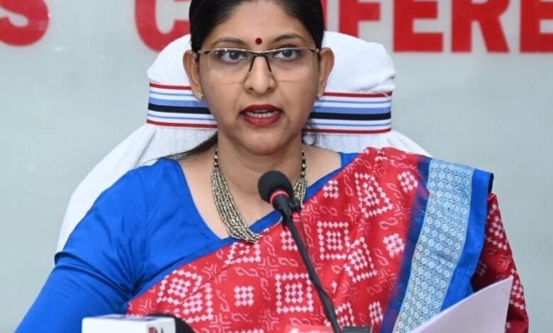 मुख्य निर्वाचन पदाधिकारी रीना बाबासाहेब कंगाले ने लोकसभा निर्वाचन में सहभागिता देने वाले सभी अधिकारियों, कर्मचारियों, संगठनों और मतदाताओं के प्रति आभार व्यक्त किया 1 4fbc0f41 643c 4203 b4ed 7a59f26b747c 1