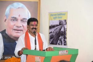 लोकसभा परिणाम के बाद कवर्धा पहुँचे उप मुख्यमंत्री विजय शर्मा का पार्टी कार्यालय में कार्यकर्ताओं ने किया भव्य स्वागत 3 WhatsApp Image 2024 06 06 at 8.11.03 PM 2