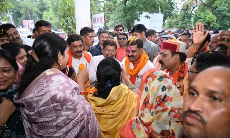 लोकसभा परिणाम के बाद कवर्धा पहुँचे उप मुख्यमंत्री विजय शर्मा का पार्टी कार्यालय में कार्यकर्ताओं ने किया भव्य स्वागत 8 WhatsApp Image 2024 06 06 at 8.11.03 PM