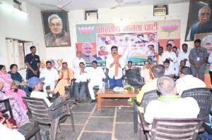 लोकसभा परिणाम के बाद कवर्धा पहुँचे उप मुख्यमंत्री विजय शर्मा का पार्टी कार्यालय में कार्यकर्ताओं ने किया भव्य स्वागत 5 WhatsApp Image 2024 06 06 at 8.11.04 PM 1
