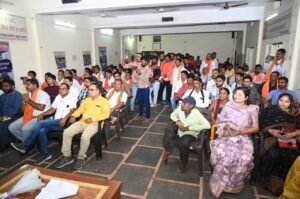 लोकसभा परिणाम के बाद कवर्धा पहुँचे उप मुख्यमंत्री विजय शर्मा का पार्टी कार्यालय में कार्यकर्ताओं ने किया भव्य स्वागत 4 WhatsApp Image 2024 06 06 at 8.11.04 PM