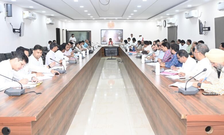 शासन की योजनाओं का लाभ समाज के हर वर्ग तक पहुँचना चाहिए-उपमुख्यमंत्री विजय शर्मा 10 b2d702bb dfeb 4eb9 9975 6d5de694c58b 1