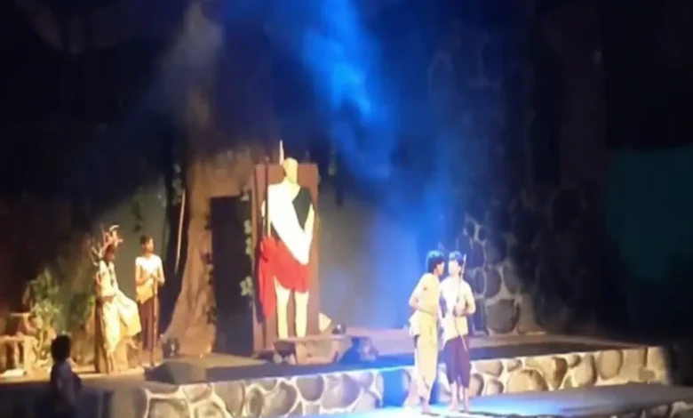 रामायण मंचन के नाम पर फूहड़ता और कॉमेडी दिखाई, IIT बॉम्बे के स्टूडेंट्स पर तगड़ा एक्शन 2 iit bombay student insulted ram and sita fined rs 1 lakh 20 thousandv 1718846051