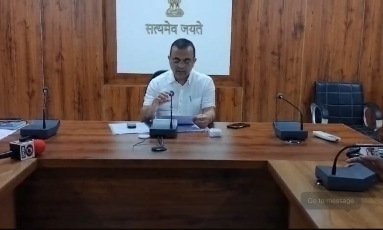 मतगणना में तगड़ी व्यवस्था, प्रत्येक 07 टेबल के लिए अलग से अतिरिक्त सहायक रिटर्निग ऑफिसर और प्रत्येक विधानसभा के लिए 21 टेबल में रिजर्व कर्मचारी सहित 29-29 मतगणना पर्यवेक्षक, 29-29 गणना सहायक एवं 27-27 माईक्रो ऑब्जर्वर होंगे 7 img 5268 1
