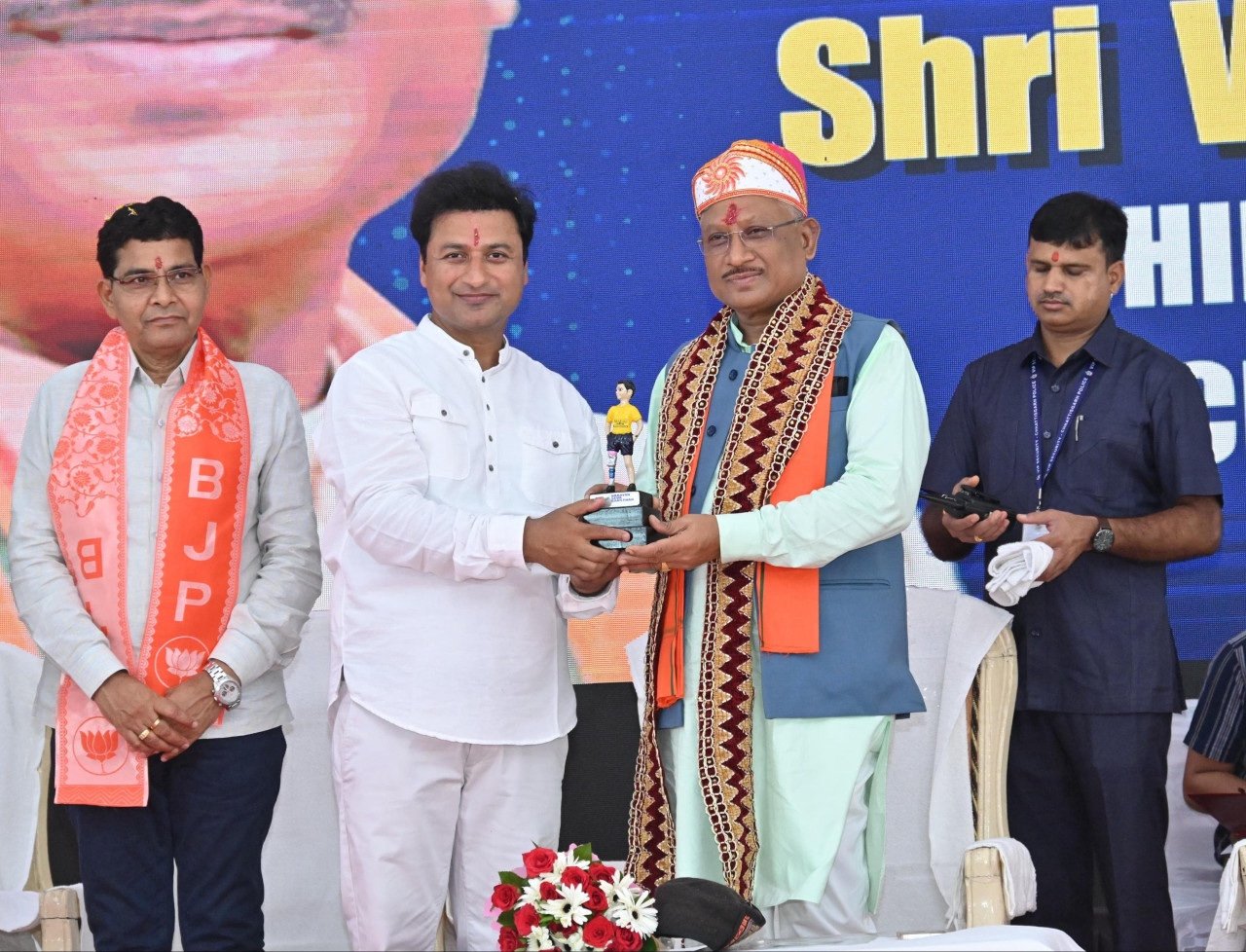 मुख्यमंत्री विष्णु देव साय राजधानी रायपुर के एमजी रोड स्थित जैन दादा बाड़ी पहुँचे 1 img 6524 1