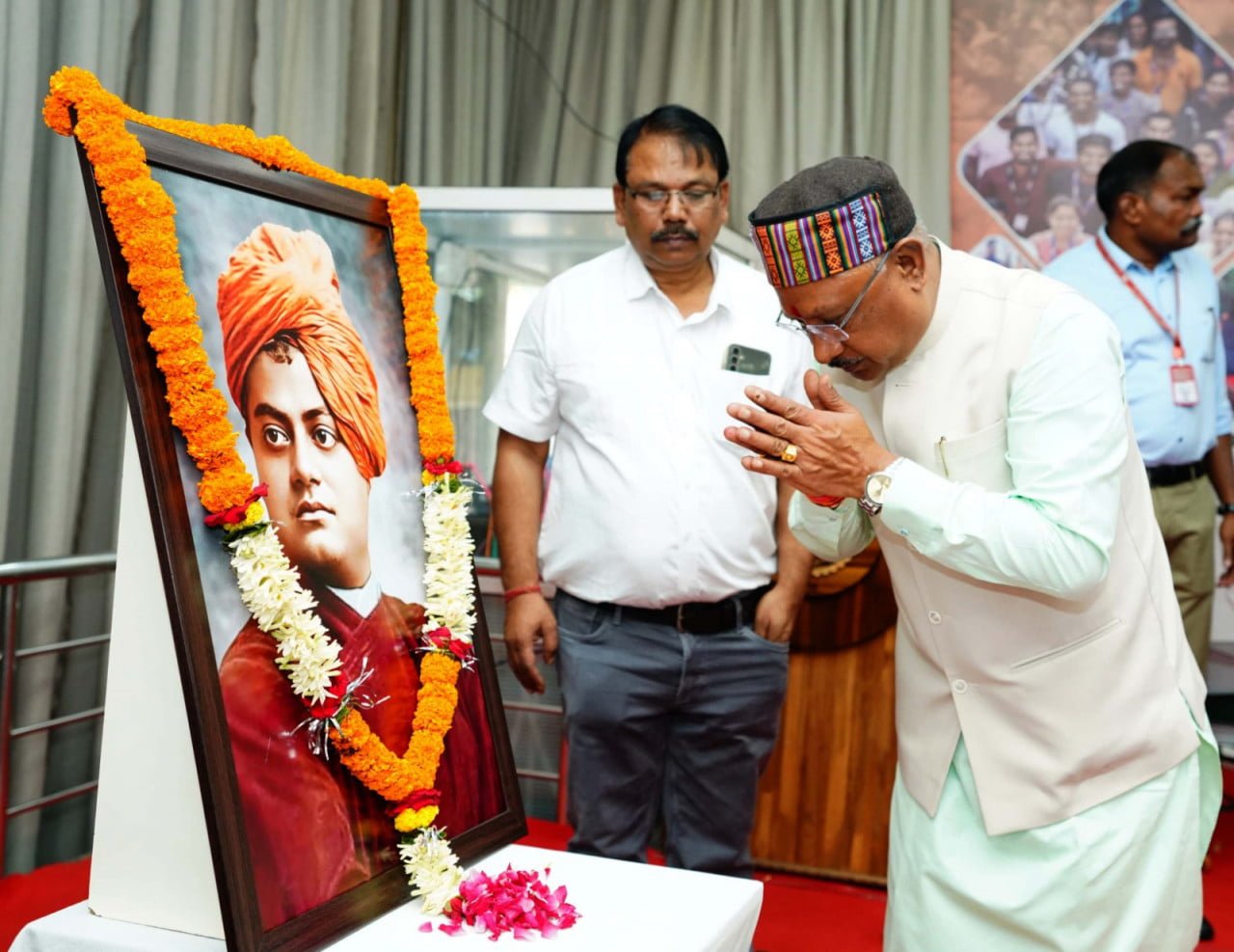 मुख्यमंत्री ने स्वामी विवेकानंद की पुण्यतिथि पर उन्हें किया नमन 1 1720076696 ea33e85afc5f8c8be6bc