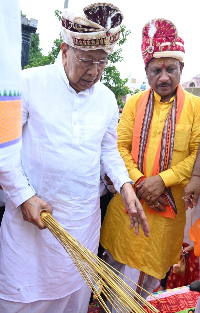 राज्यपाल विश्वभूषण हरिचंदन और मुख्यमंत्री विष्णु देव साय भगवान जगन्नाथ की रथ यात्रा में हुए शामिल 1 1720342891 e42e53f28c43fd9e8cc3