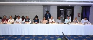 केंद्रीय वित्त आयोग के दल ने उद्योग और वाणिज्य संगठनों के प्रतिनिधियों के साथ की चर्चा 2 1720764722 ee6d2bc3c93d9b432952