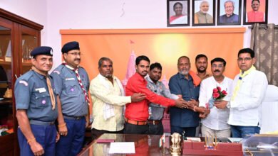 राजस्व मंत्री वर्मा को भारत स्कॉउट एवं गाइड के मुख्य आयुक्त ने सौंपा ज्ञापन 5 1721291793 d10232656aae7b504e85