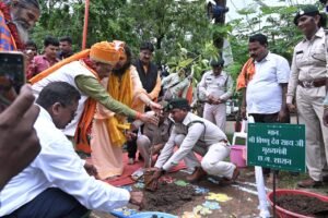 मुख्यमंत्री विष्णु देव साय पाटेश्वर धाम में आयोजित गुरू पूर्णिमा महोत्सव में शामिल हुए 9 1721551324 ad81dc5971f358fc822b