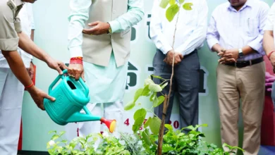 एक पेड़ मां के नाम अभियान : मुख्यमंत्री विष्णुदेव साय ने अपने निवास परिसर में लगाया दहीमन का पौधा 3 3841567 untitled 18 copy