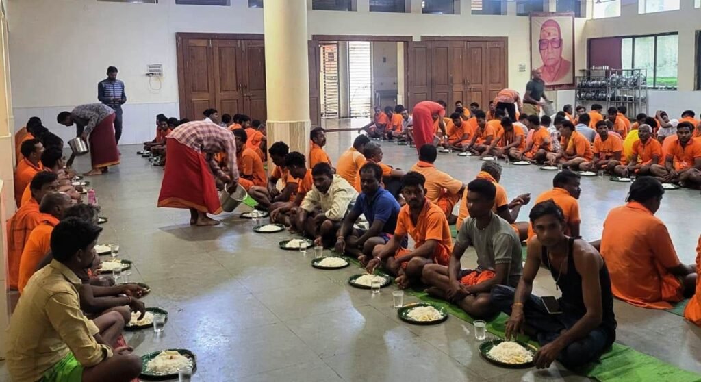 सावन माह पर विशेषः उपमुख्यमंत्री विजय शर्मा के निर्देश पर अमरकंटक से भोरमदेव मंदिर तक कावड़ियां और श्रद्धालुओं के लिए सुरक्षा, स्वास्थ्य और भोजन सहित ठहरने की उचित इंतजाम 4 4a8e7d37 315c 4e35 bc6c 9f4a7086450b 1
