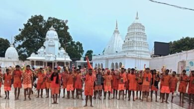 अमरकंटक से जल लेकर आ रहे कावड़ पद यात्रियों का रास्ते के गांवों में किया जा रहा है स्वागत 3 67e6cb26 475d 437e b0b7 b4d08e2d5c79 1