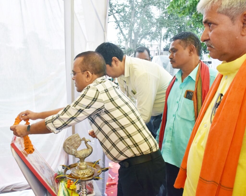 संपूर्णता अभियान का उद्देश्य आकांक्षी विकासखंड को विकास के उच्चतम स्तर तक पहुंचाना है-कलेक्टर जनमेजय महोबे 2 cd80613f 3304 4f92 b24f 933eab6a6dfb 1