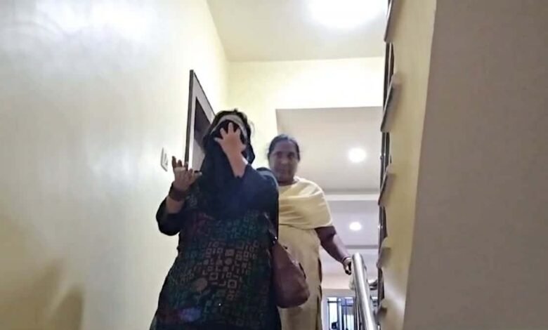 सेक्स रैकेट: देह व्यापार का धंधा तेजी से फैल रहा, होटल में पड़ा छापा 5 img 6565 1