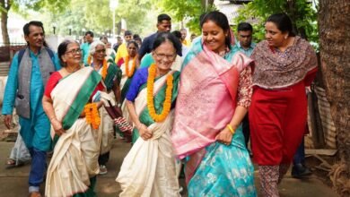 बुजुर्गों ने जताई थी राजिम दर्शन की इच्छा, मंत्री लक्ष्मी राजवाड़े स्वयं लेकर गई राजीव लोचन के दर्शन कराने 4 img 7099 1